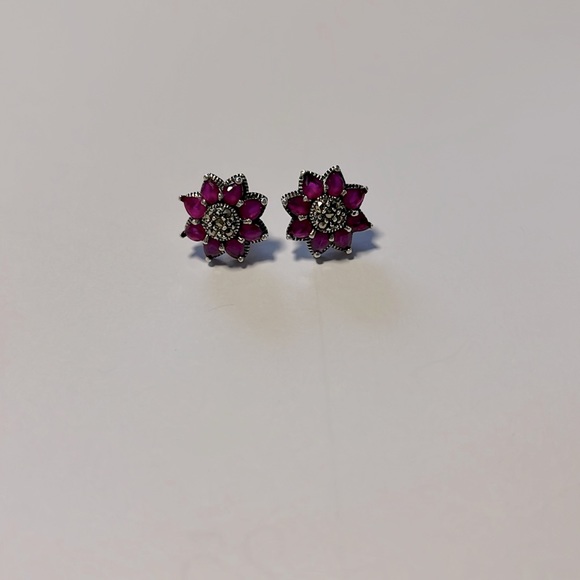 Jadtar flower stud earrings silver ruby stone pink stone earrings - Picture 3 of 4
